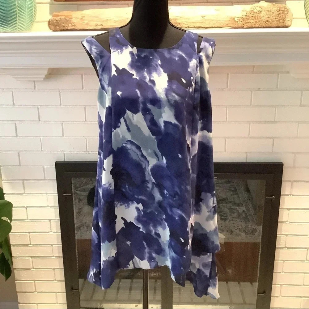 #140 Beautiful Soft Surroundings Blue Watercolor Tunic Size Small